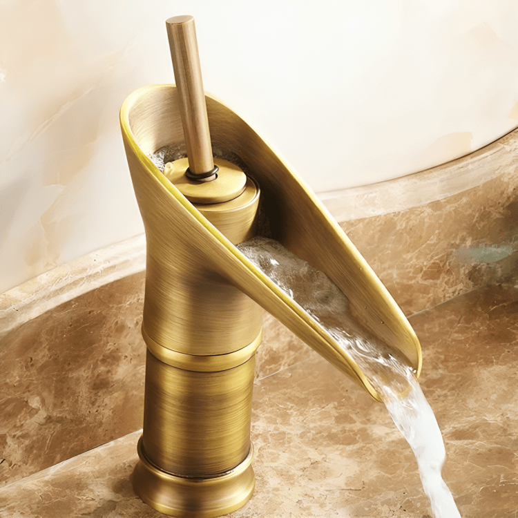 Robinet de lavabo haut en laiton brossé cascade – Style antique