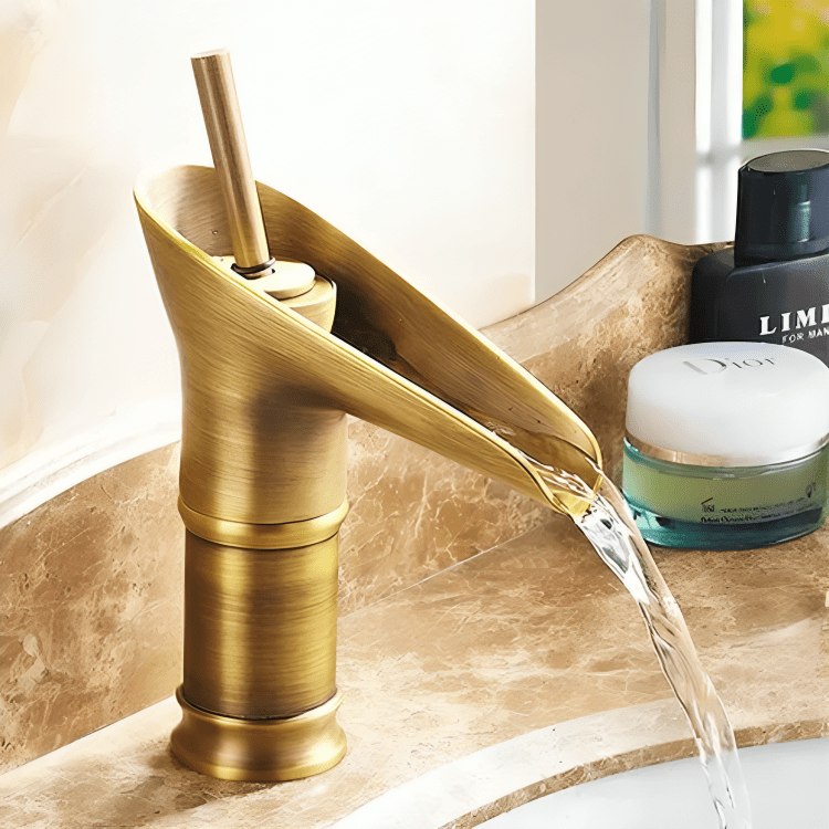 Robinet de lavabo haut en laiton brossé cascade – Style antique
