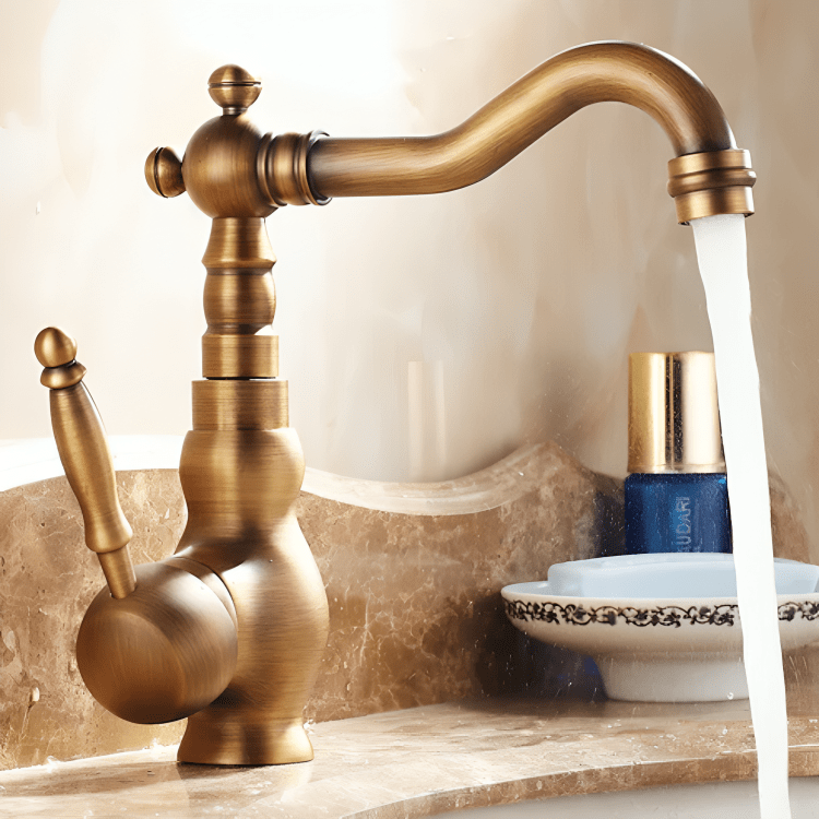 Robinet en laiton antique salle de bain