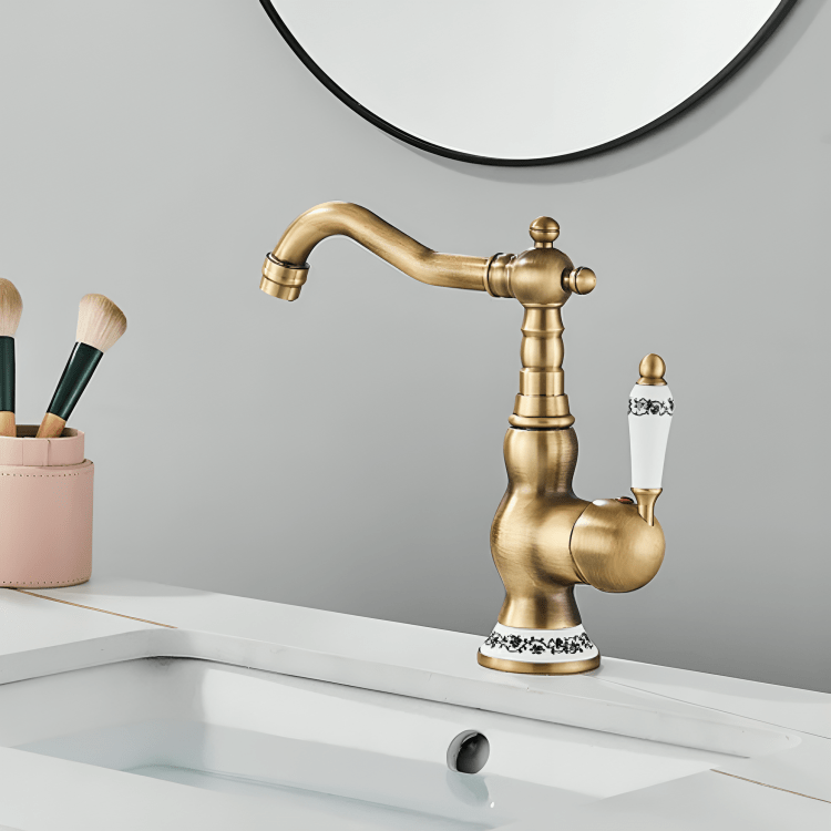 Robinet en laiton antique salle de bain