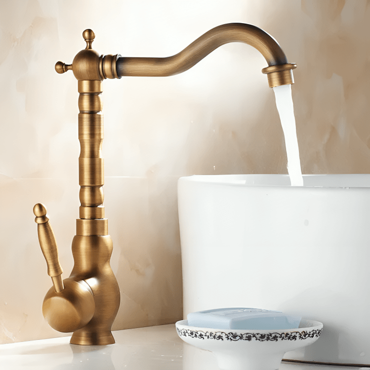 Robinet en laiton antique salle de bain