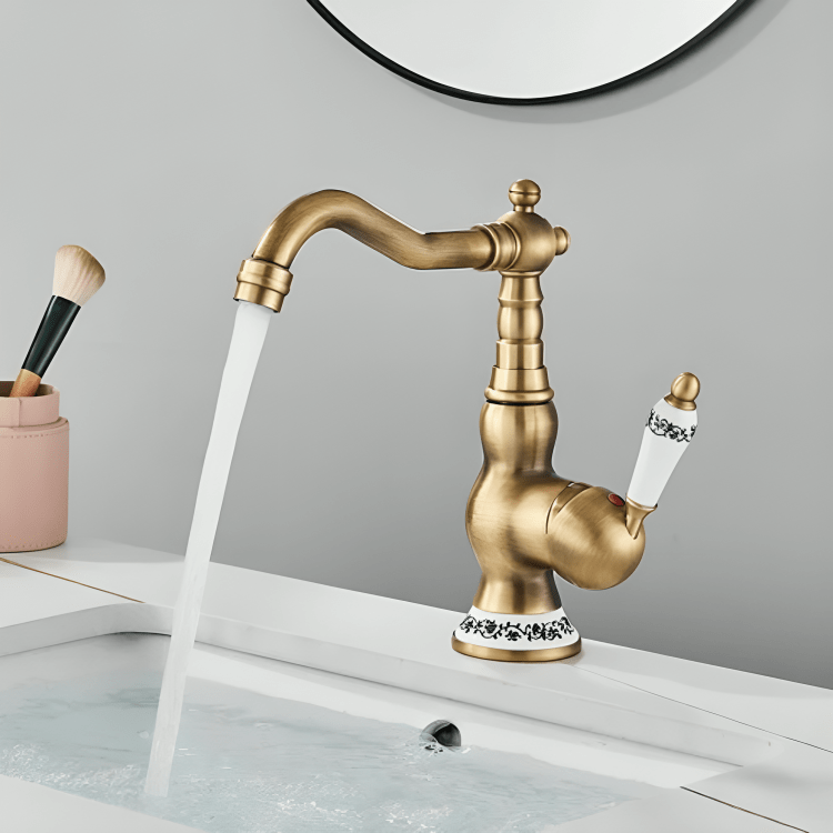 Robinet en laiton antique salle de bain