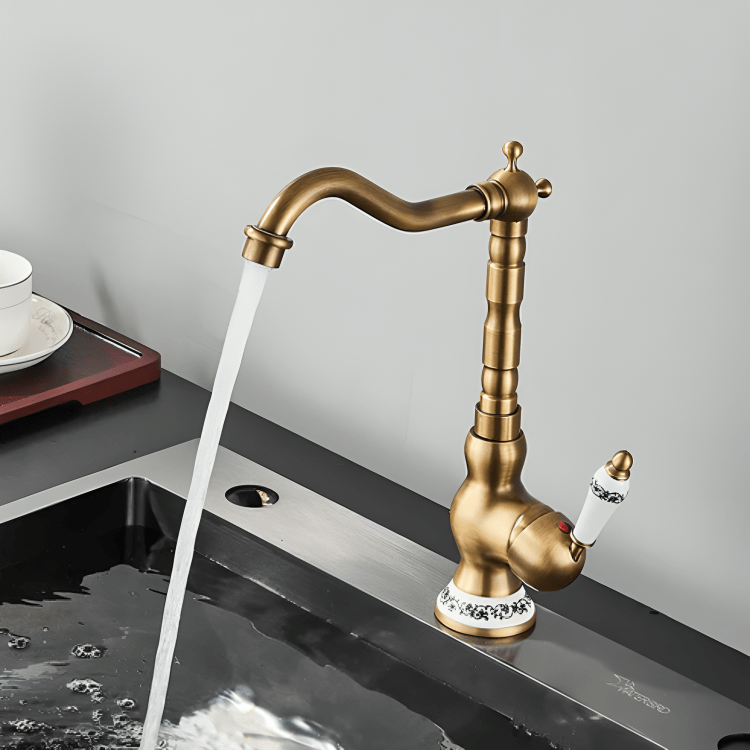 Robinet en laiton antique salle de bain
