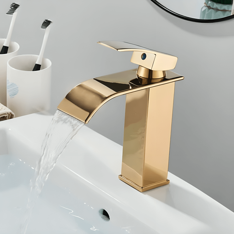 Robinet cascade doré salle de bain | Finition polie