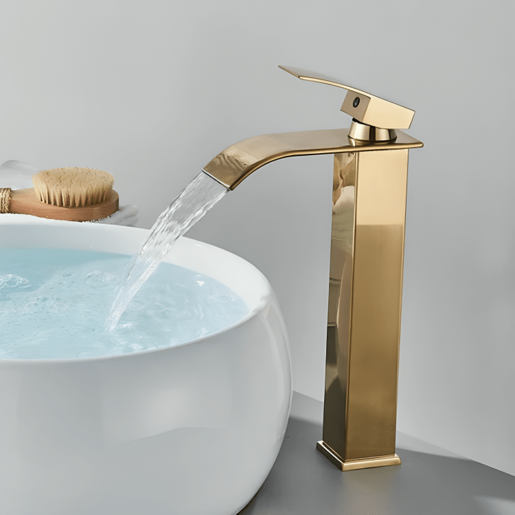 Robinet cascade doré salle de bain | Finition polie