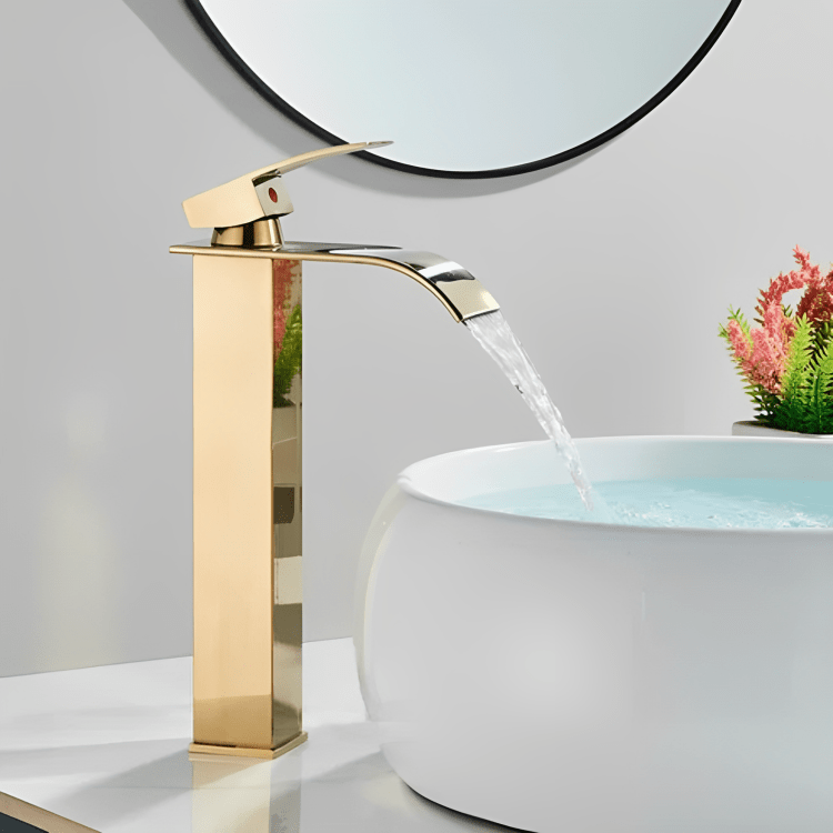 Robinet cascade doré salle de bain | Finition polie